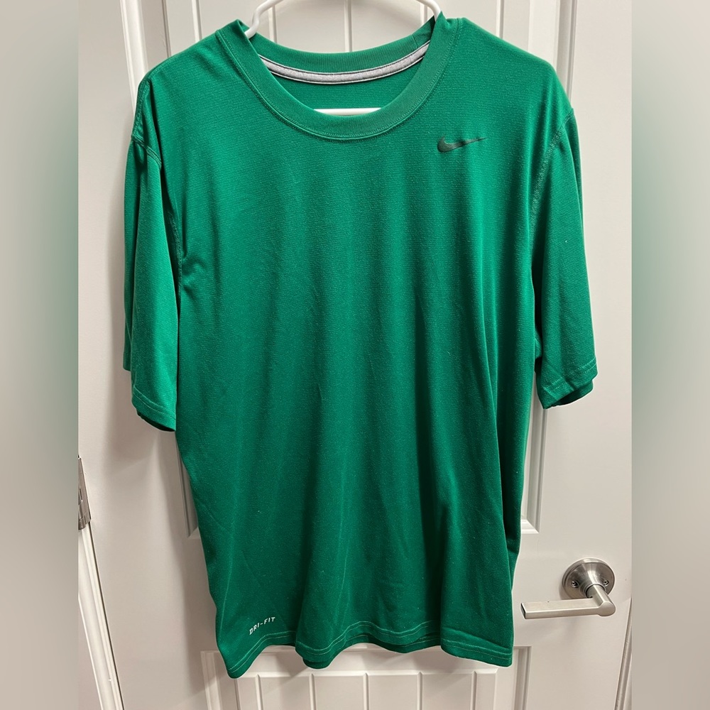 Nike Men’s Dri-Fit Tee Size Large